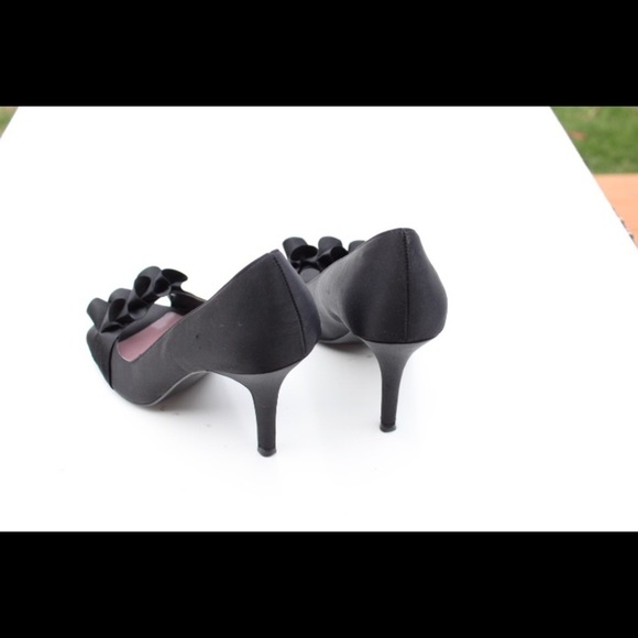 Tahari Peep toe pumps - Picture 5 of 8